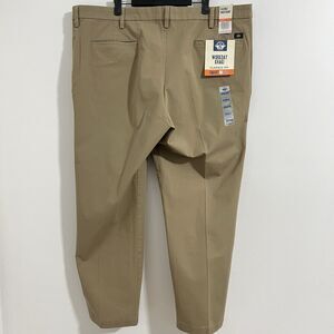 Dockers Workday Khakis Pants Men's 44x30 Tan Classic Smart Flex 360 Pants Career